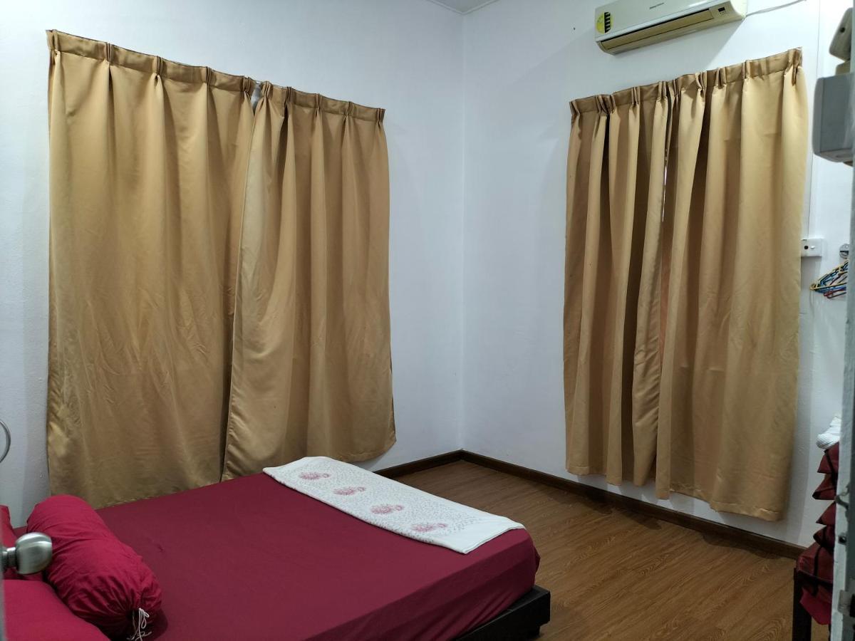 Che Na Homestay Pontian Pontian Kecil Bagian luar foto